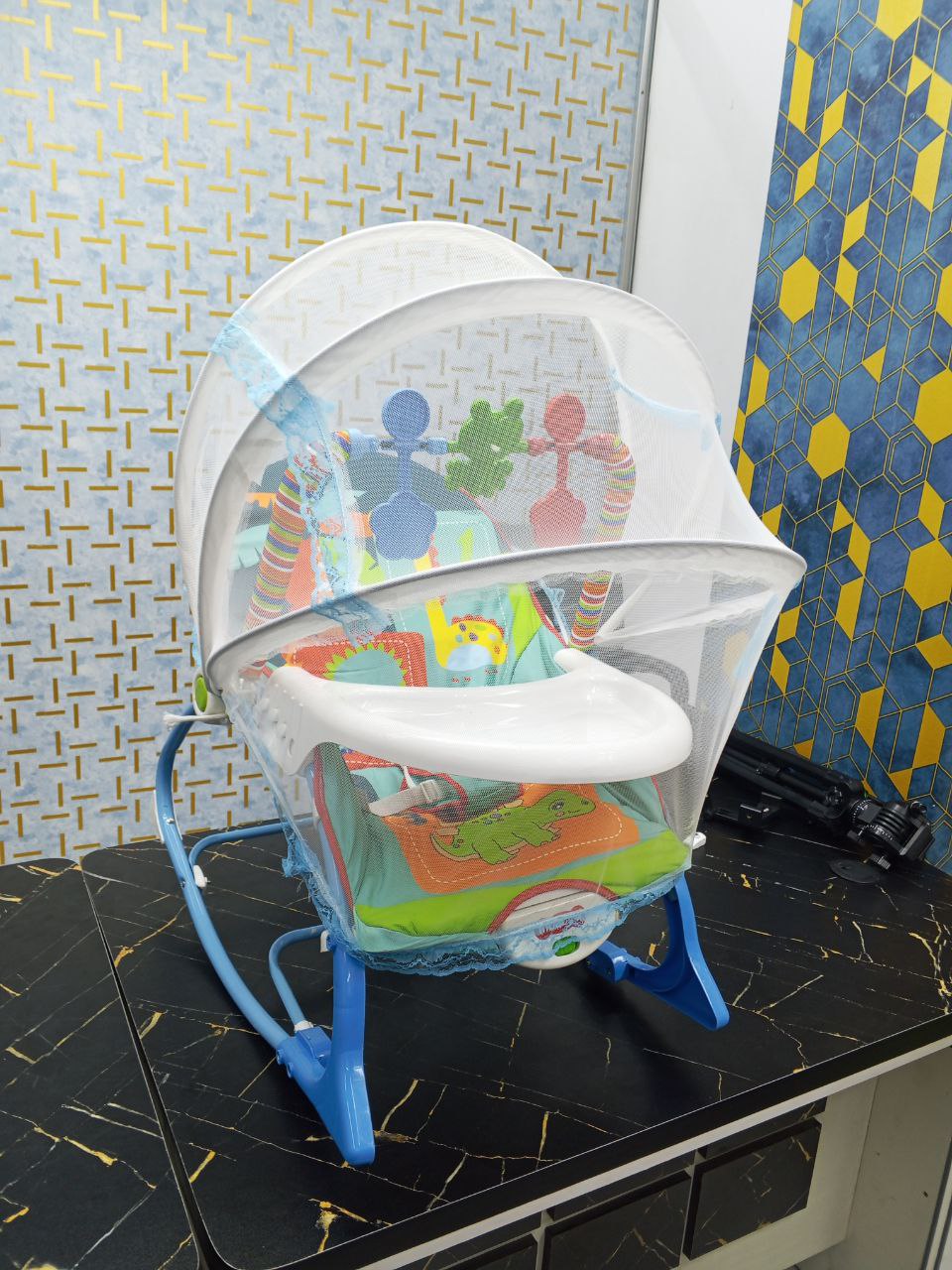 Portable Baby Rocker for Newborn with Mosquito Net & Dining Table - Image 4